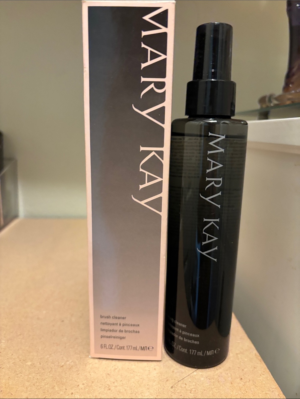 Makeup Brush Cleaner Spray — Black
